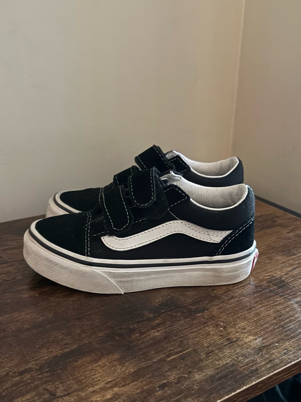 Vans Kids Old Skool Black & White Velcro Sneakers